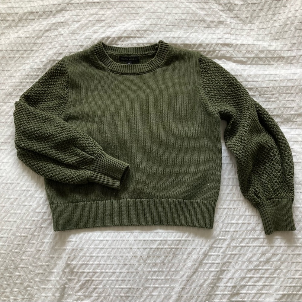 Forest green puff sleeve Banana Republic Sweater